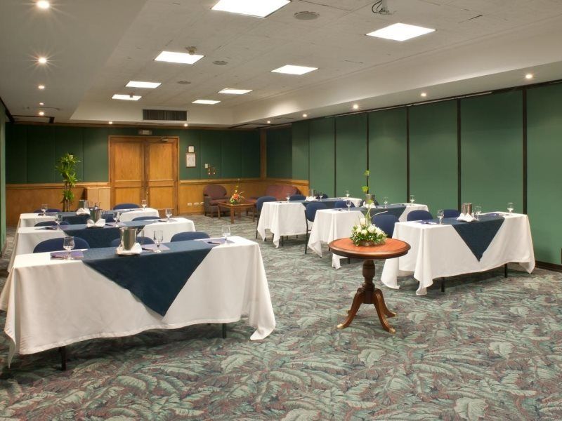 Hotel Dann Carlton Bogota Bagian luar foto The Green Room